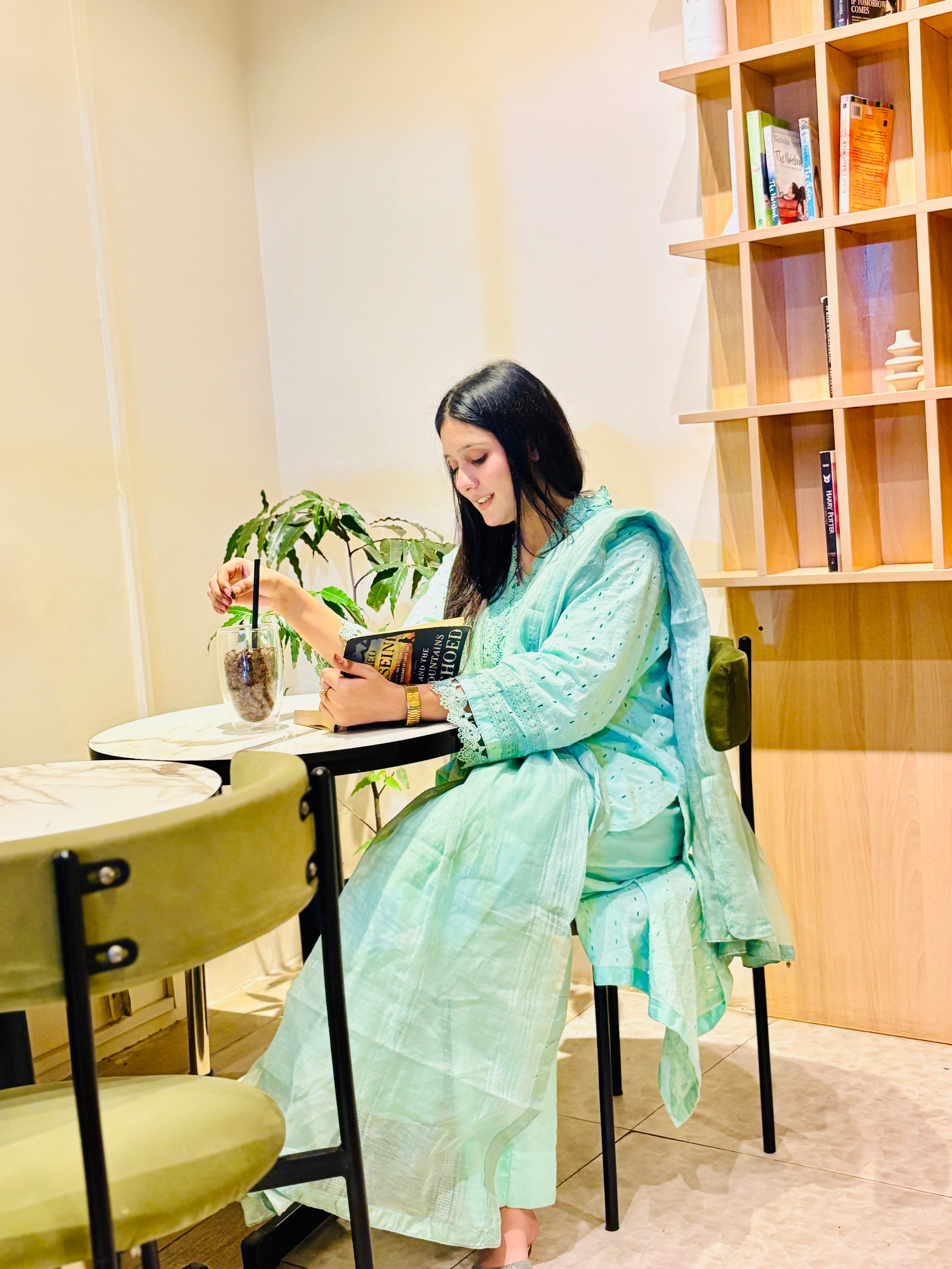 Sitting pose in BEBANO’s Nehr-e-Noor — showcasing soft Chikan Kari texture and milky lace accents.